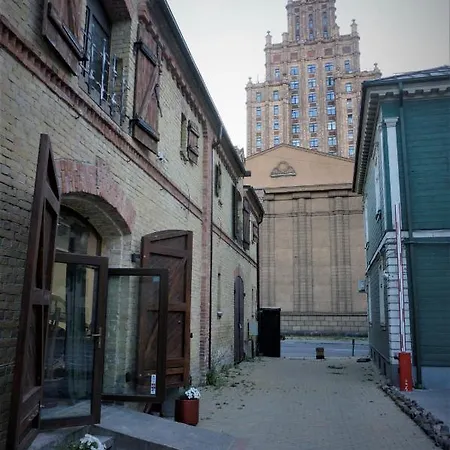 Hotell Urban Glamping 2*