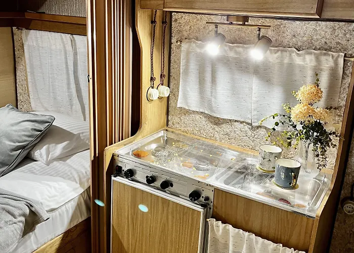 Hotel Urban Glamping 2*